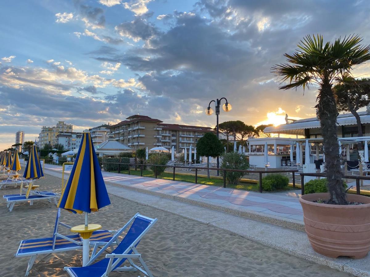 Residence Alba D'Oro Solo Famiglie Lido di Jesolo Exterior foto